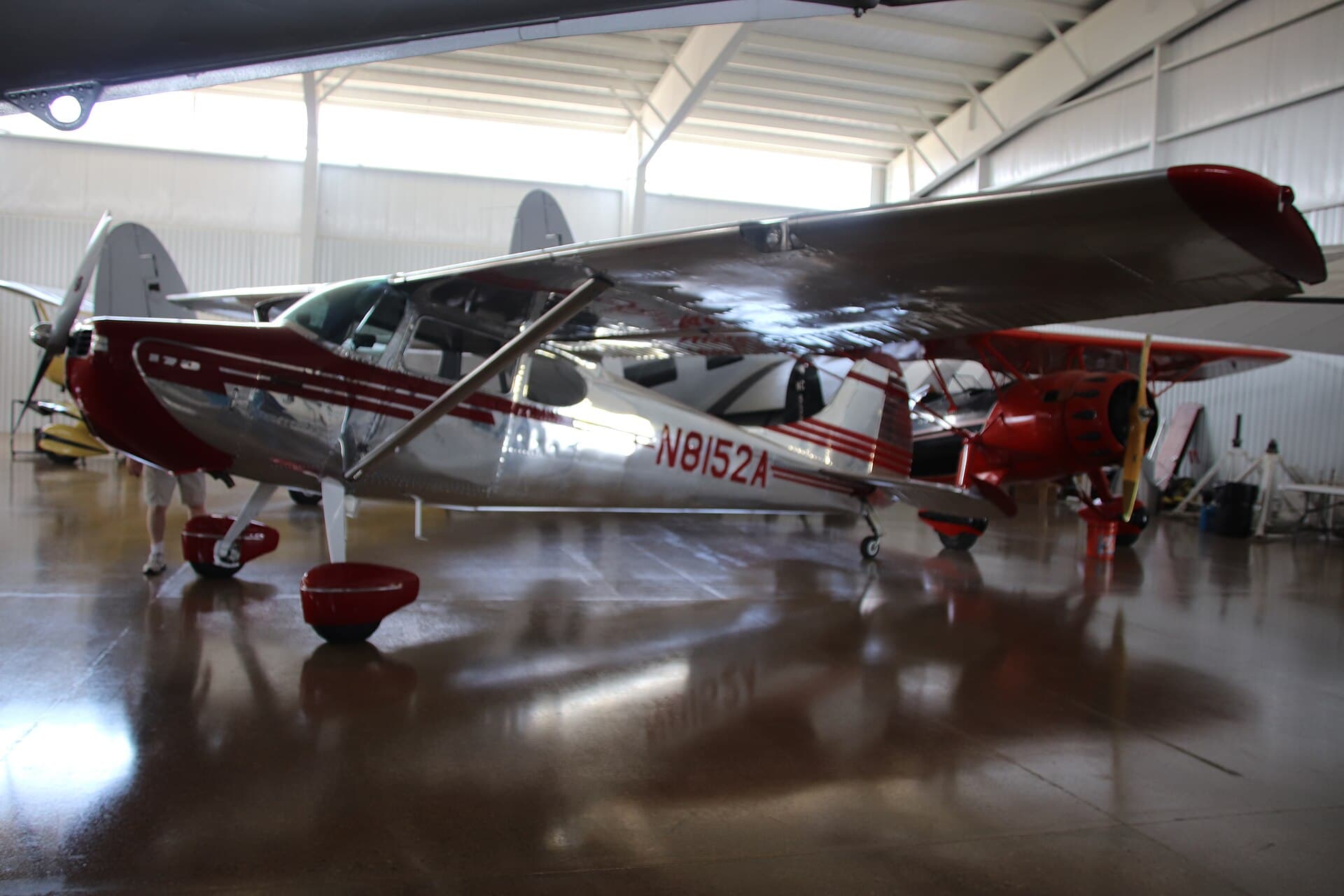 Un Cessna 170B : le quadriplace à roulette de queue dont le 172 est dérivé