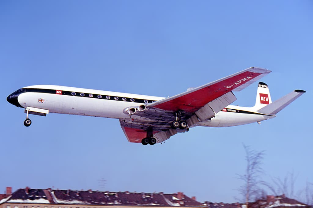 Un de Havilland Comet 4B de la BEA, la version à envergure réduite et fuselage allongé conçue pour les liaisons européennes à forte fréquentation de la compagnie