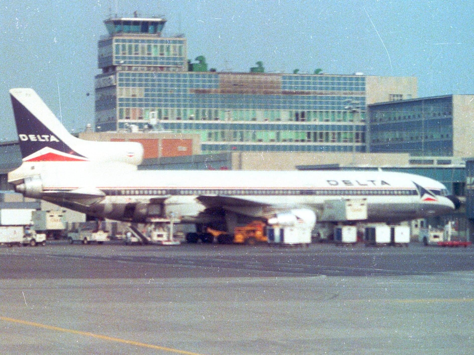 Lockheed L-1011 TriStar N726DA at Montreal in July 1984. Thirteen months later this aircraft was destroyed on approach to Dallas/Fort Worth as flight 191.
