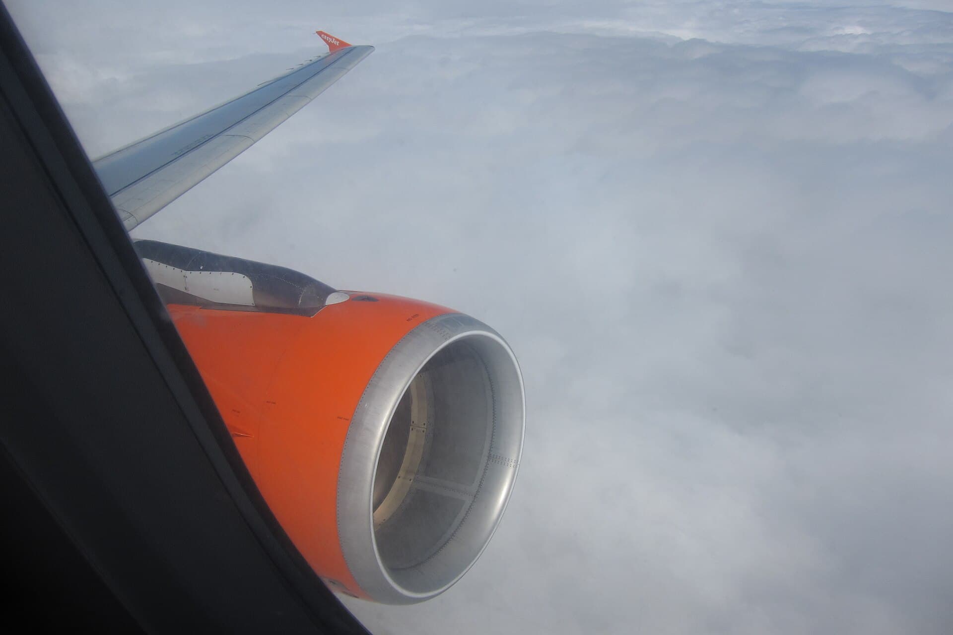 A thin layer of ice on the inlet lip of a CFM56 after flying through cloud in icing conditions
